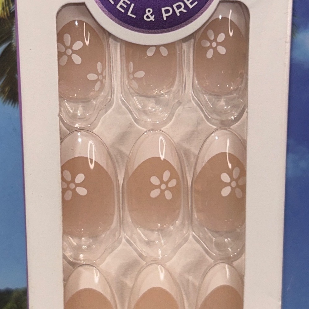 imPRESS Fearless Press On Nails Medium French Tip White Flower 30ct